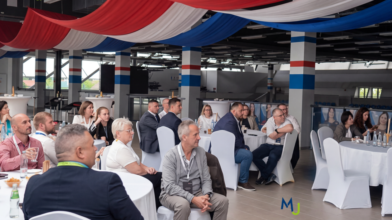 MENTON HR Café 05.15 Mosonmagyaróvár UFM Aréna